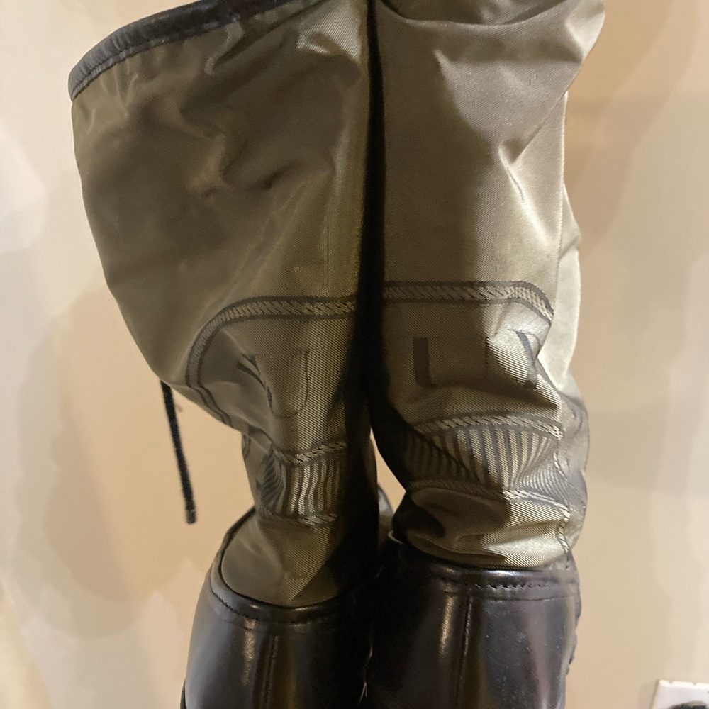 Burberry Quilted Snow Boots 8